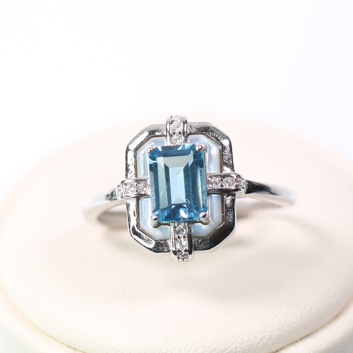 BK2068-23 S925 Silver 1CT Natural Topaz Ring London Blue Emerald Cutting