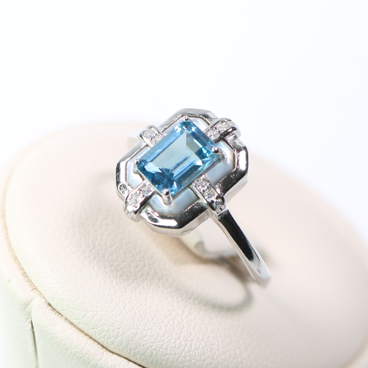 BK2068-23 S925 Silver 1CT Natural Topaz Ring London Blue Emerald Cutting