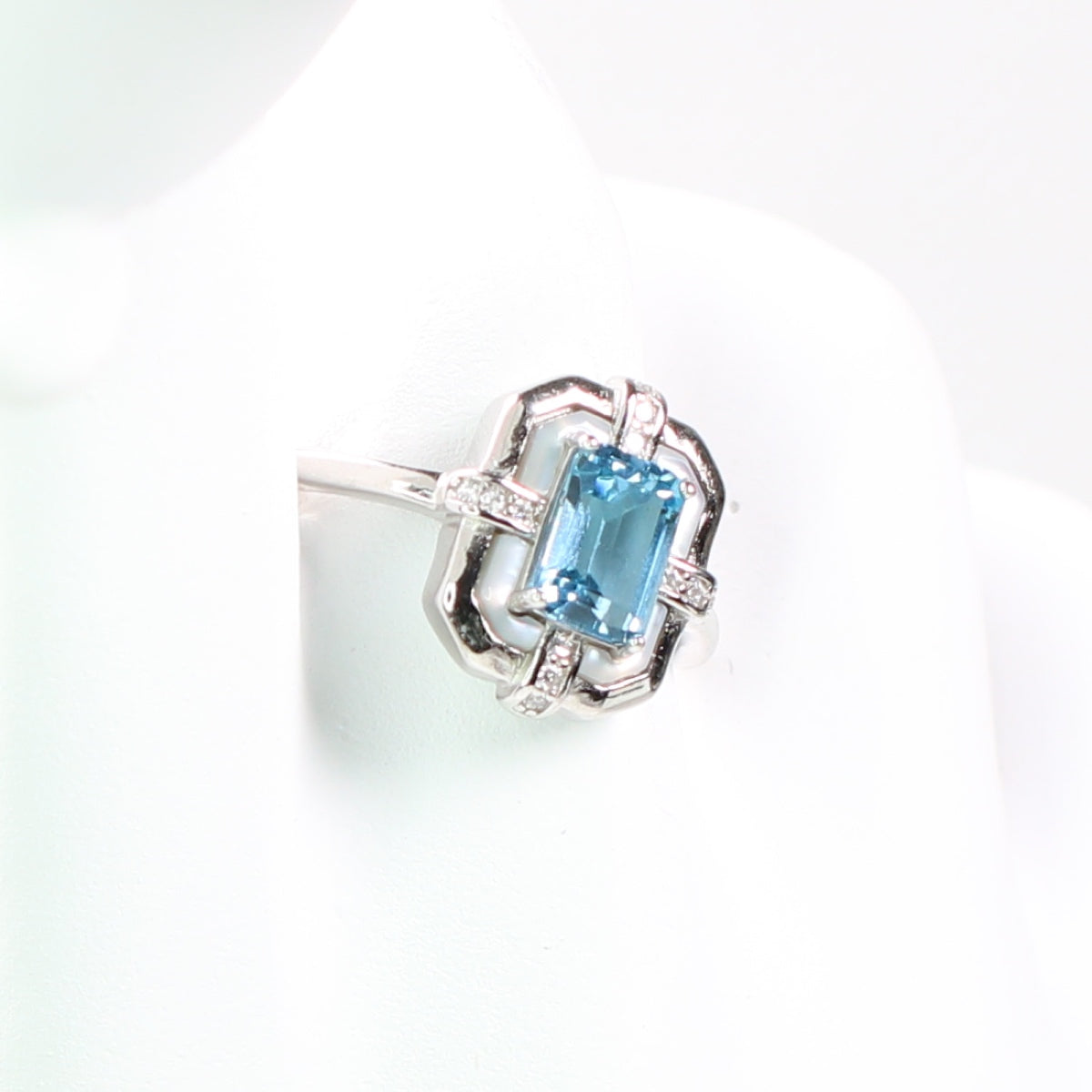 BK2068-23 S925 Silver 1CT Natural Topaz Ring London Blue Emerald Cutting