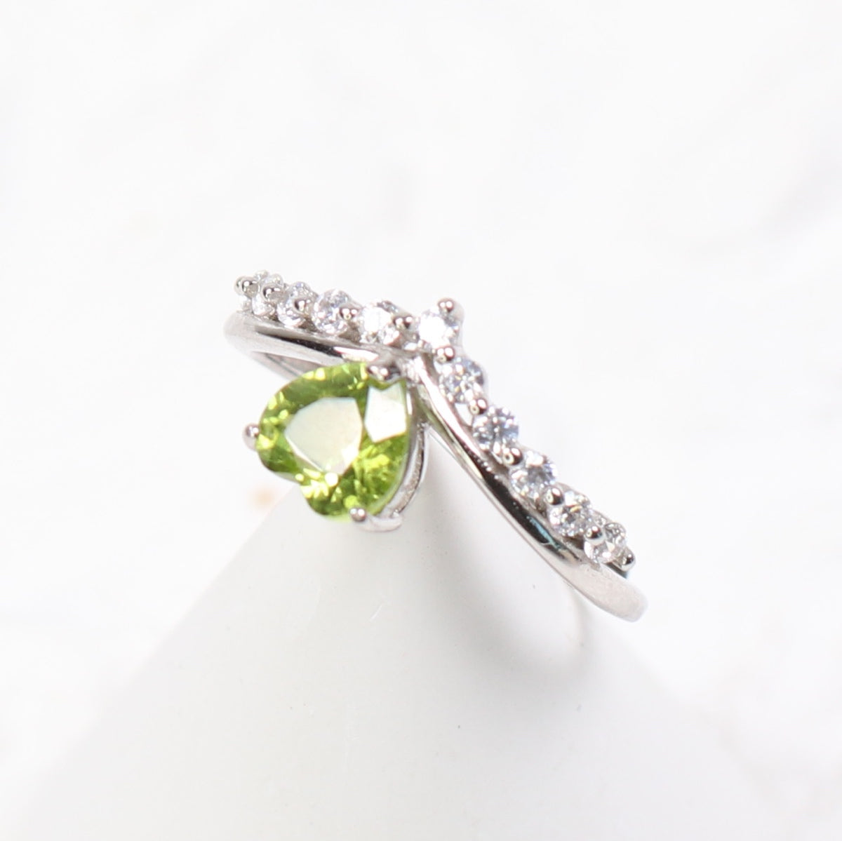 S925 Silver Natural Peridot Ring Heart Shape