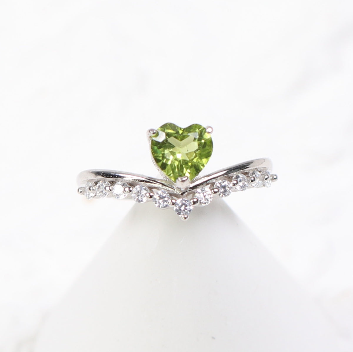 S925 Silver Natural Peridot Ring Heart Shape