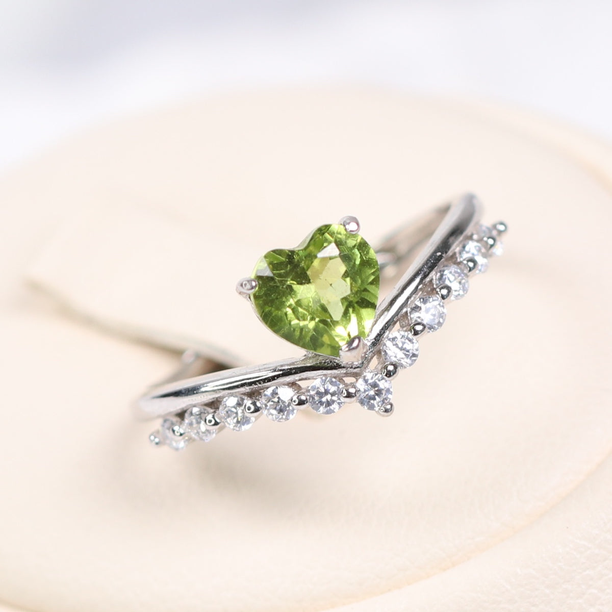 S925 Silver Natural Peridot Ring Heart Shape