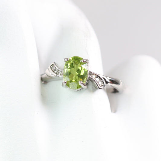 S925 Silver Natural Peridot Ring Oval cutting