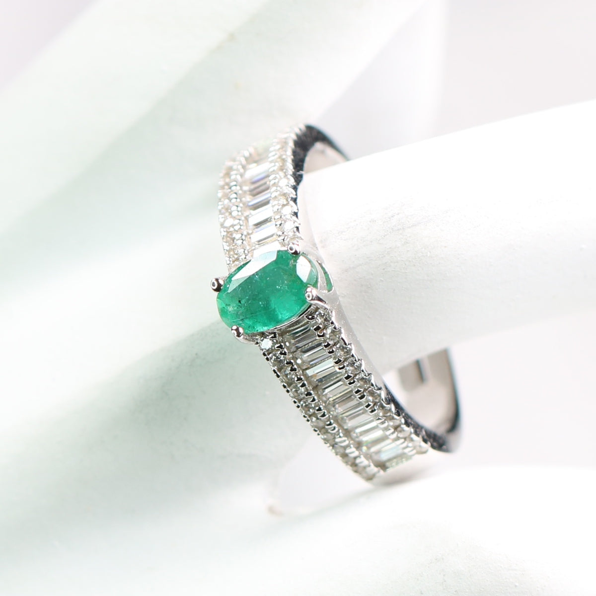 JR4024 S925 Silver Natural Emerald Ring