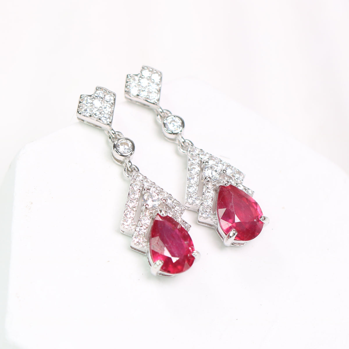 JE5228 S925 Silver Natural Ruby Earring 2CT Tear Drop