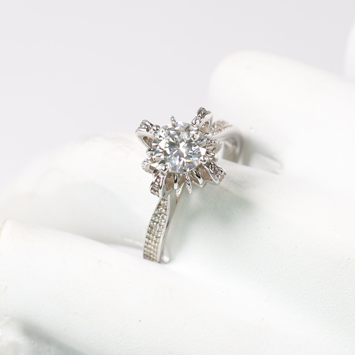 Moissanite Engagement Rings US | Flawless Moissanite 1ct Fixed Ringband