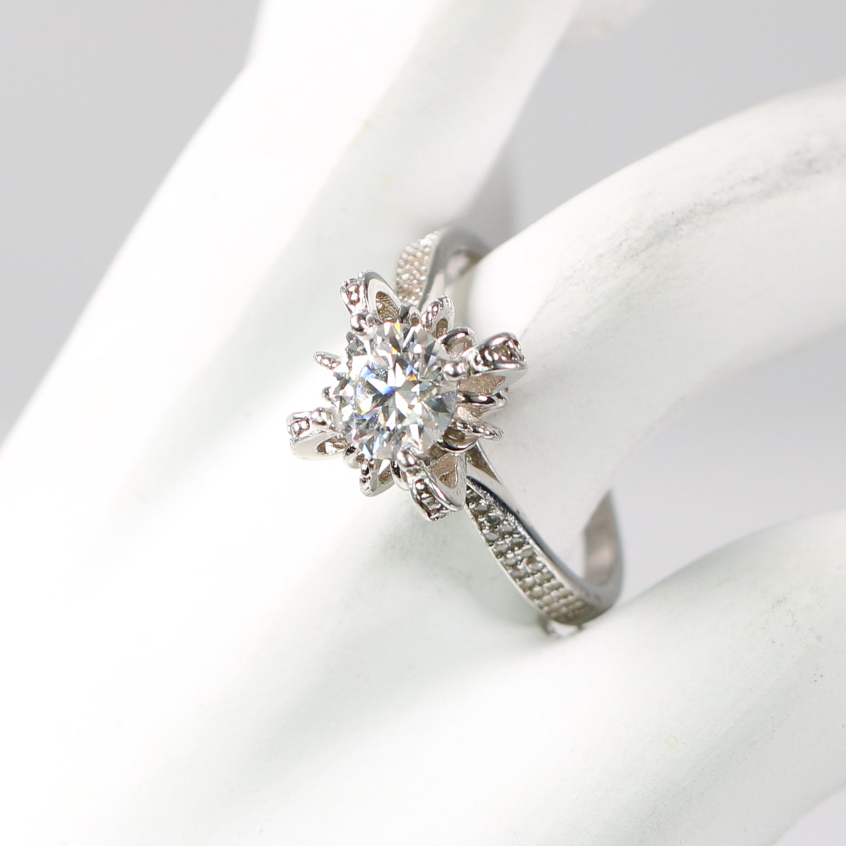 Moissanite Engagement Rings US | Flawless Moissanite 1ct Fixed Ringband